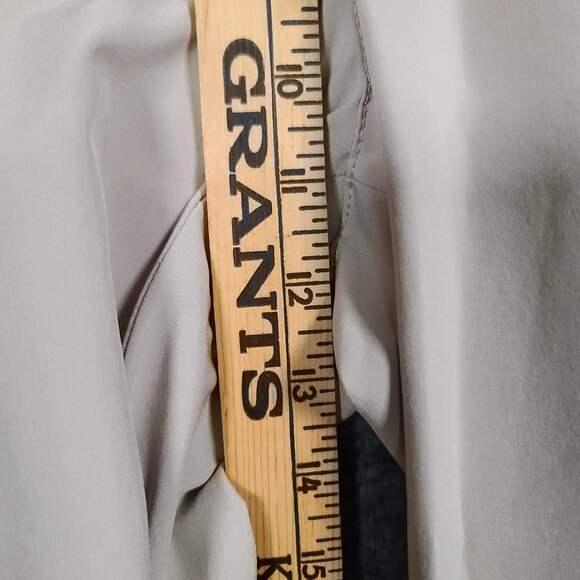 Izod Golf Men's 40x30 Beige Flat Front Stretch Performance Golf Pants - Picture 14 of 16